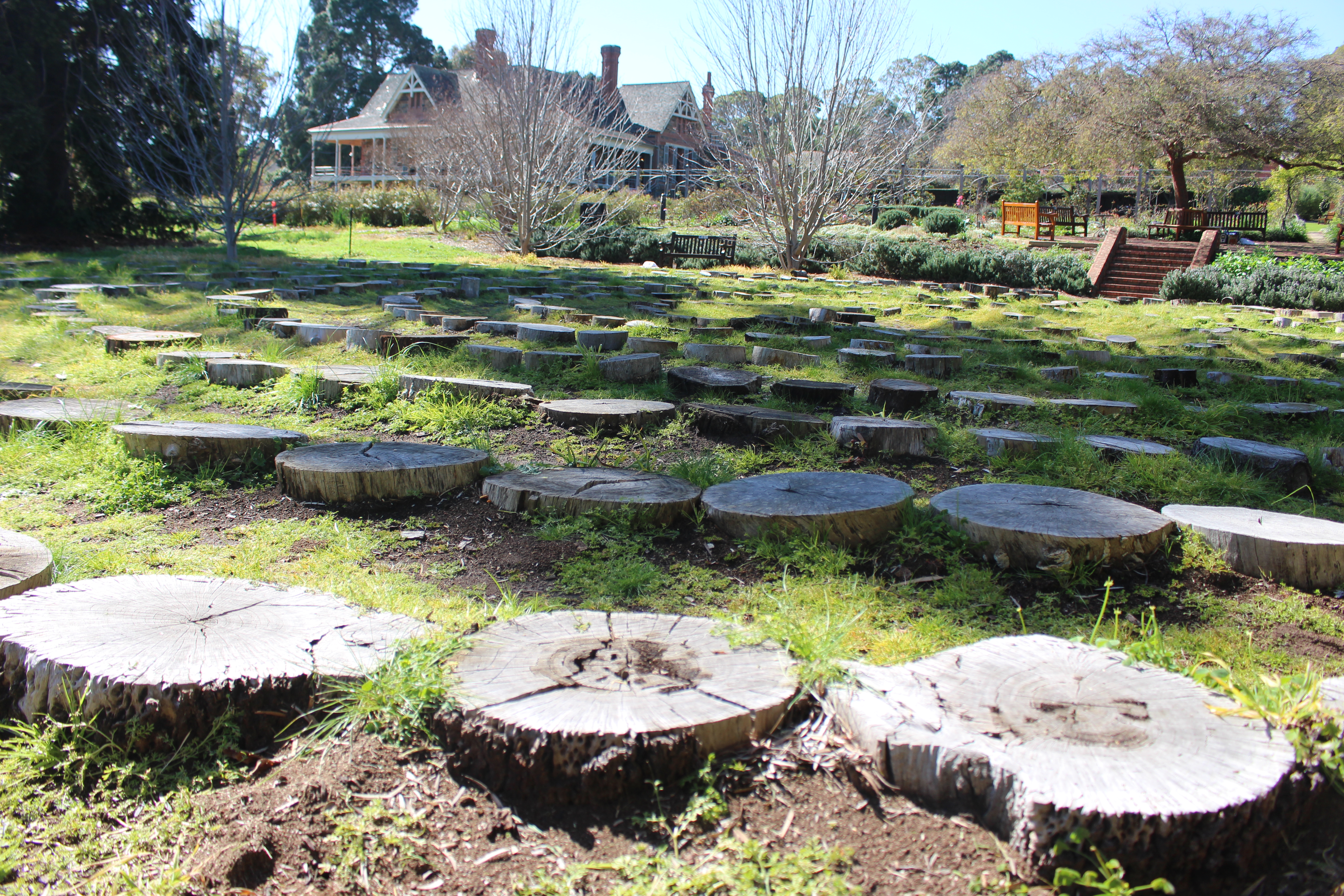 Labyrinth-with-Urrbrea-House